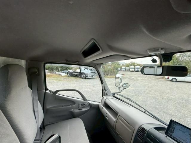 HINO DUTRO 2008 Image 31