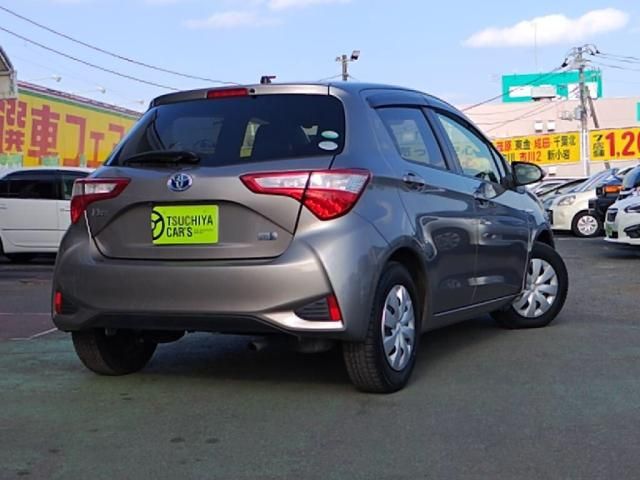 TOYOTA VITZ HYBRID 2017 Image 31