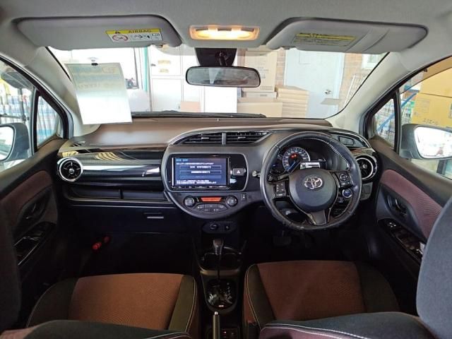 TOYOTA VITZ HYBRID 2017 Image 31