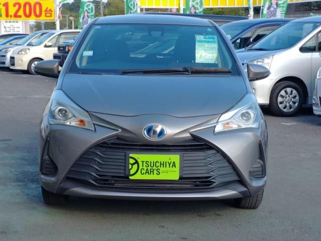 TOYOTA VITZ HYBRID 2017 Image 31