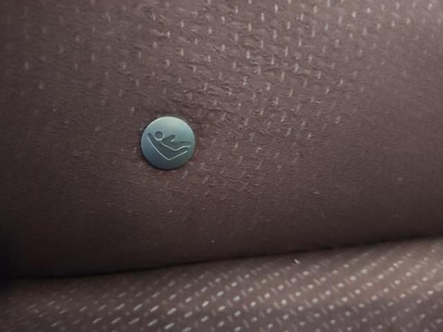 TOYOTA VITZ HYBRID 2017 Image 31