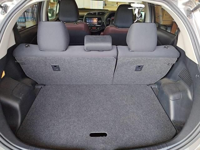 TOYOTA VITZ HYBRID 2017 Image 31