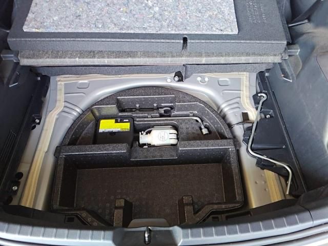 TOYOTA VITZ HYBRID 2017 Image 31