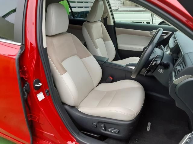 TOYOTA LEXUS CT200H 2018 Image 31