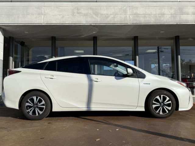 TOYOTA PRIUS 2016 Image 31