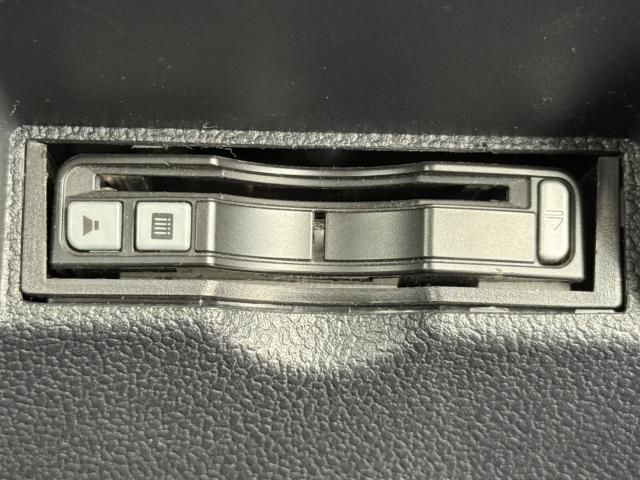 TOYOTA PRIUS 2016 Image 31