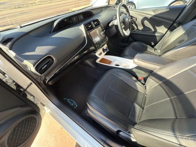 TOYOTA PRIUS 2016 Image 31