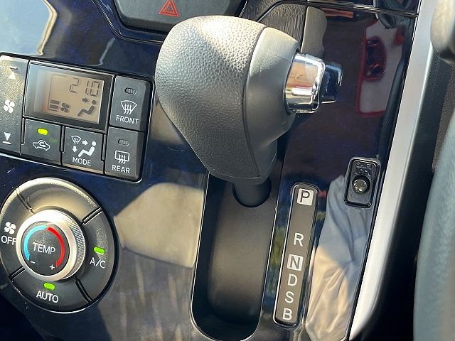 DAIHATSU TANTO CUSTOM 2017 Image 31