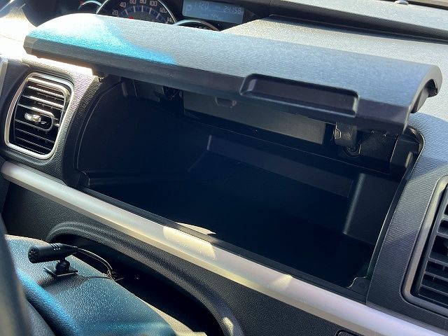 DAIHATSU TANTO CUSTOM 2017 Image 31