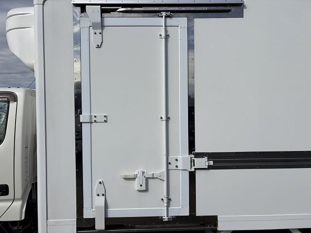 TOYOTA DYNA 2019 Image 31