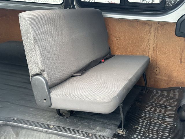 TOYOTA HIACE VAN 2WD 2015 Image 31