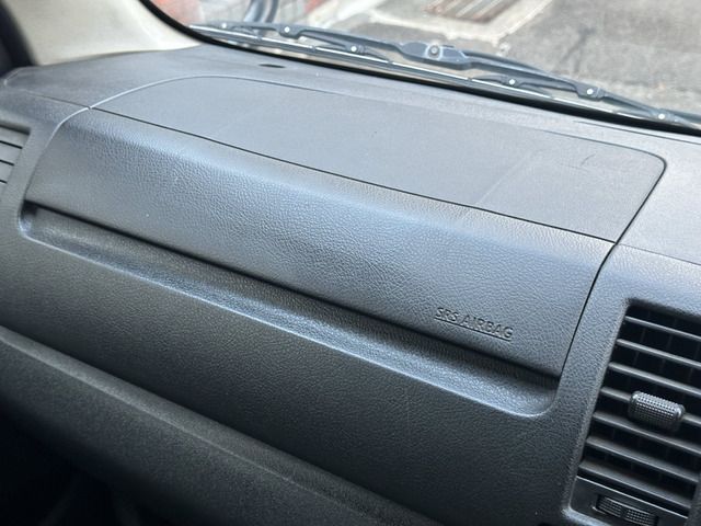 TOYOTA HIACE VAN 2WD 2015 Image 31