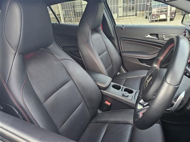 MERCEDES BENZ MERCEDES AMG GLA CLA 2018 Image 31