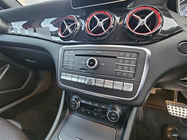 MERCEDES BENZ MERCEDES AMG GLA CLA 2018 Image 31