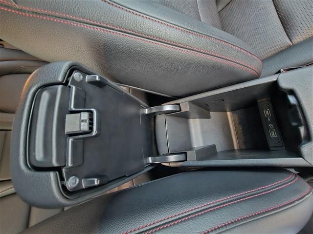 MERCEDES BENZ MERCEDES AMG GLA CLA 2018 Image 31