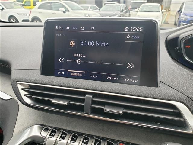 PEUGEOT 3008 2019 Image 31