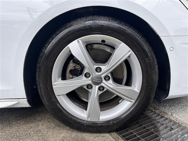 AUDI A4 2021 Image 31