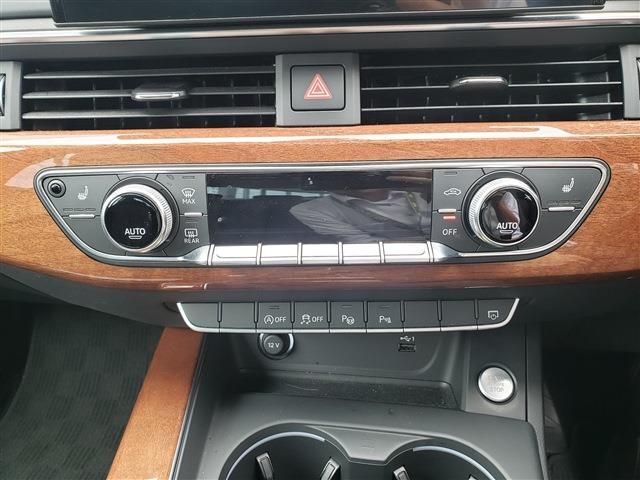 AUDI A4 2021 Image 31