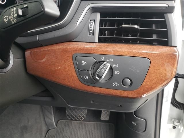 AUDI A4 2021 Image 31