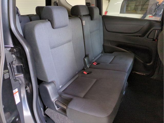 TOYOTA SIENTA 2015 Image 31