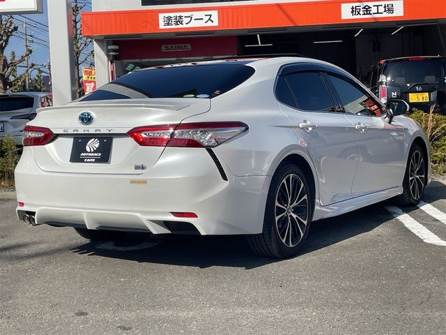TOYOTA CAMRY HYBRID 2018 Image 31