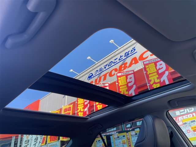 TOYOTA CAMRY HYBRID 2018 Image 31