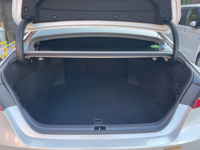 TOYOTA CAMRY HYBRID 2018 Image 31