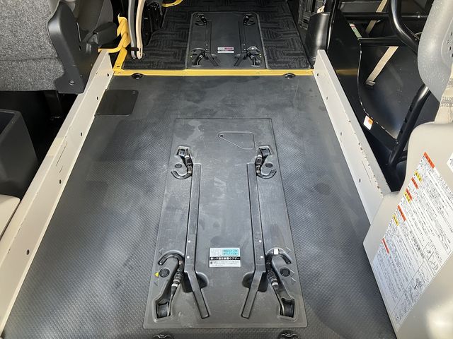 TOYOTA HIACE VAN 4WD 2019 Image 31