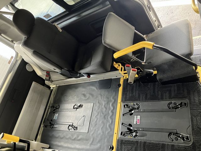 TOYOTA HIACE VAN 4WD 2019 Image 31