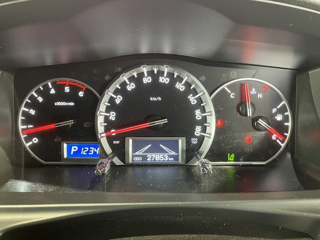 TOYOTA HIACE VAN 4WD 2019 Image 31