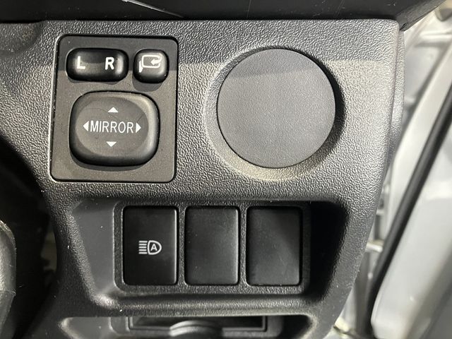 TOYOTA HIACE VAN 4WD 2019 Image 31