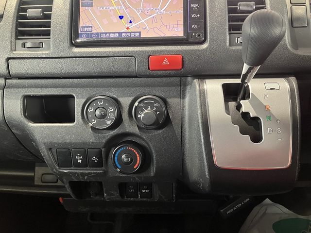 TOYOTA HIACE VAN 4WD 2019 Image 31