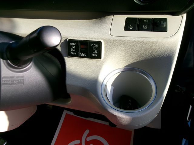 TOYOTA SIENTA HYBRID 2016 Image 31