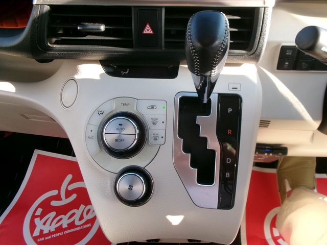 TOYOTA SIENTA HYBRID 2016 Image 31