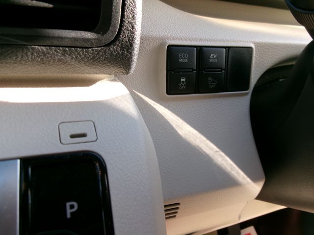 TOYOTA SIENTA HYBRID 2016 Image 31