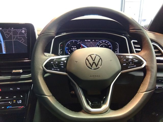 VOLKSWAGEN T-ROC 2023 Image 31