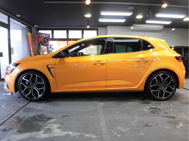 RENAULT MEGANE HATCH 2018 Image 31