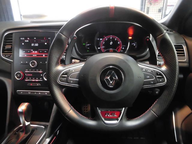 RENAULT MEGANE HATCH 2018 Image 31