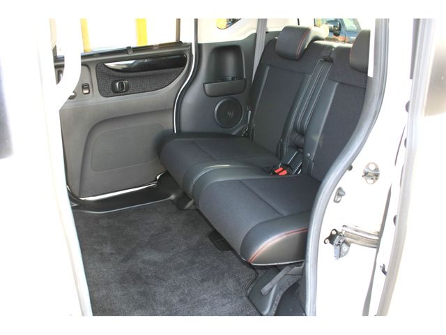 HONDA N BOX CUSTOM 2015 Image 31