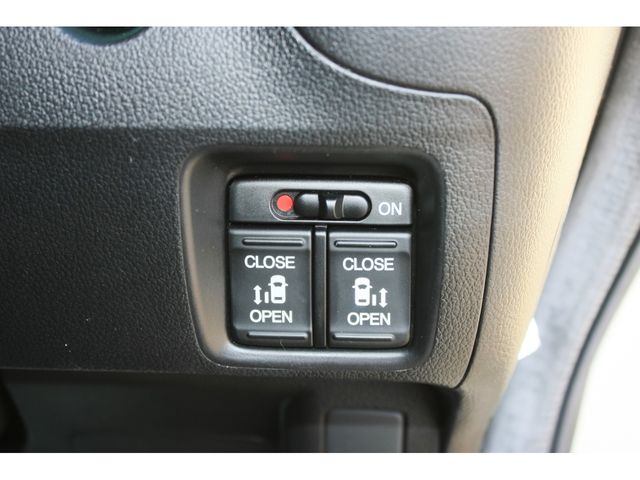 HONDA N BOX CUSTOM 2015 Image 31