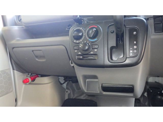 NISSAN NV100 CLIPPER 2018 Image 31