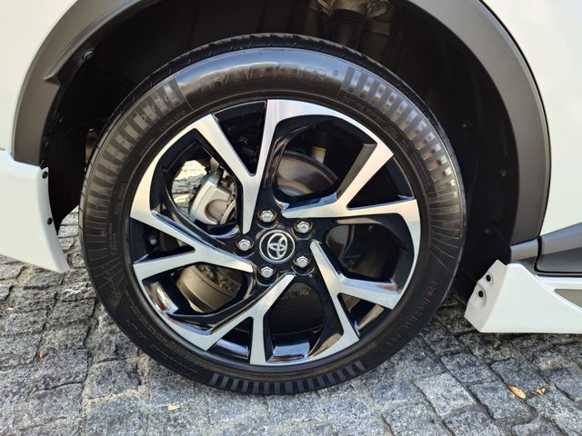 TOYOTA C-HR 2018 Image 31