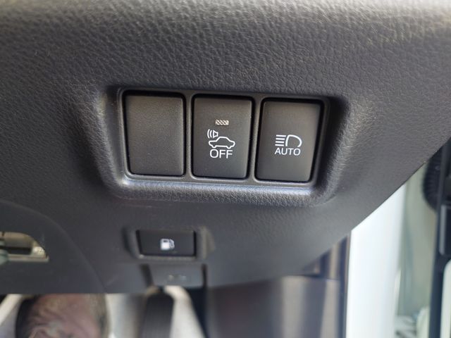 TOYOTA C-HR 2018 Image 31