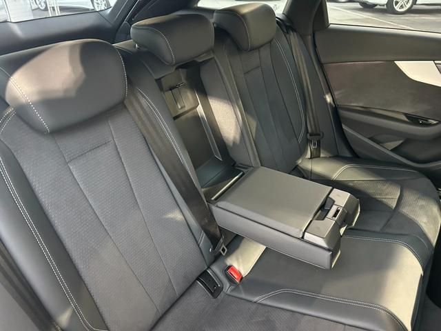 AUDI A4 AVANT 2024 Image 31