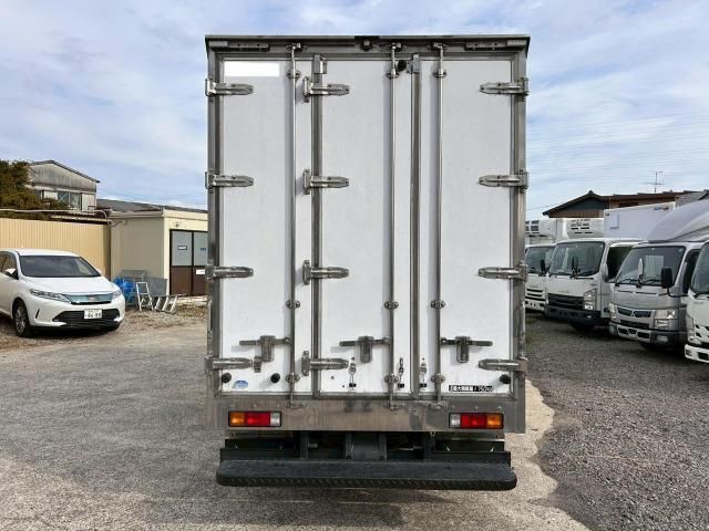 MITSUBISHI CANTER 2018 Image 31