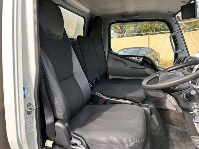 MITSUBISHI CANTER 2018 Image 31