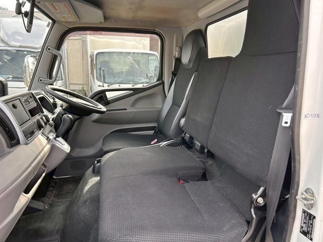 MITSUBISHI CANTER 2018 Image 31