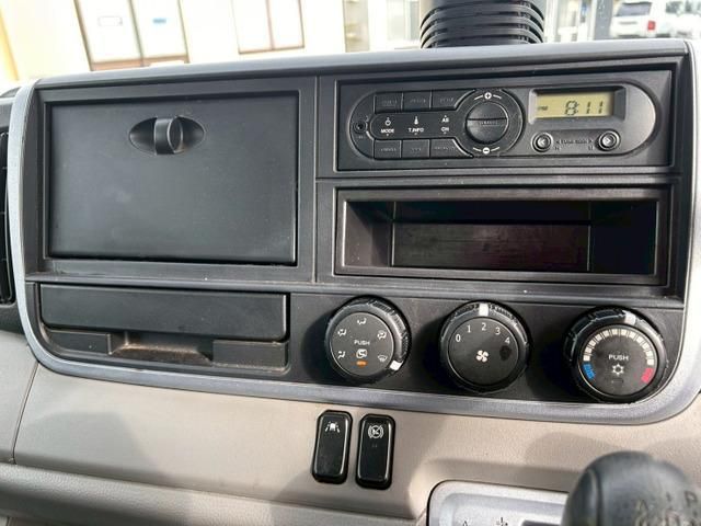 MITSUBISHI CANTER 2018 Image 31