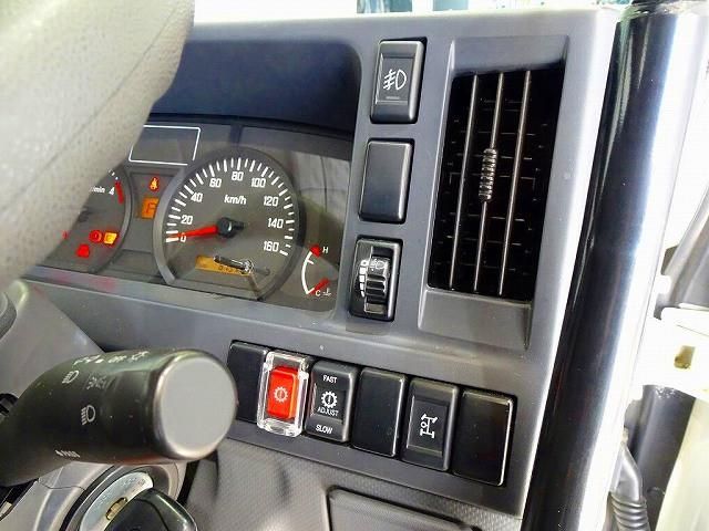 ISUZU ELF 2018 Image 31