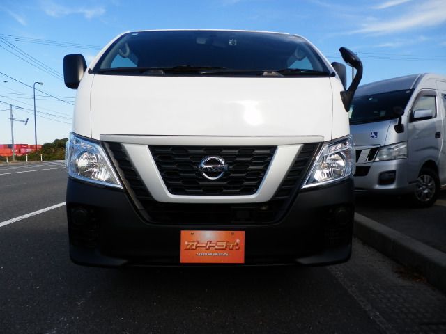 NISSAN NV350 CARAVAN 4WD 2018 Image 31